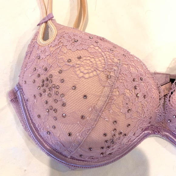 Victoria’s Secret sparkly push up bra 34B - Picture 2 of 7